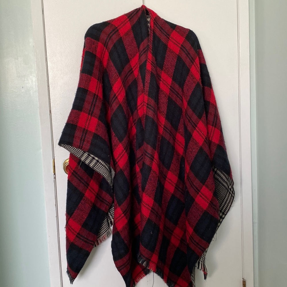 Modena Two Tone Plaid Poncho